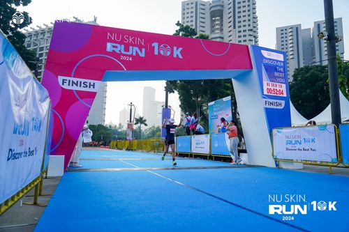 Race photo from Nu Skin Run 10K