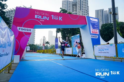 Race photo from Nu Skin Run 10K