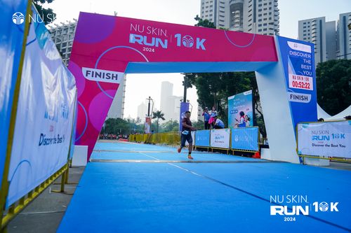 Race photo from Nu Skin Run 10K
