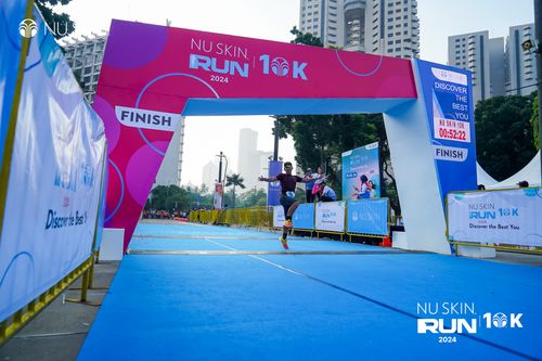 Race photo from Nu Skin Run 10K