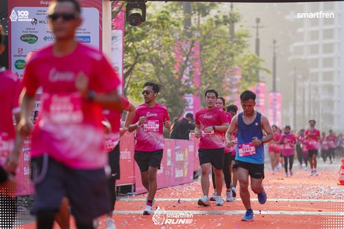 Race photo from Smartfren Run 2025 