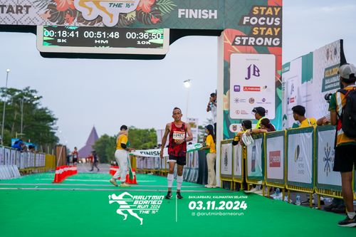 Race photo from Arutmin Borneo Run 2024