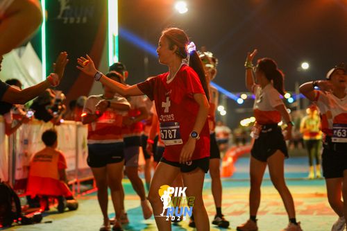 Race photo from PIK NITE RUN 2025