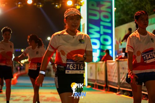 Race photo from PIK NITE RUN 2025