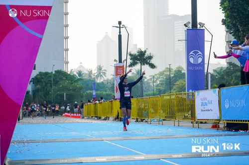 Race photo from Nu Skin Run 10K