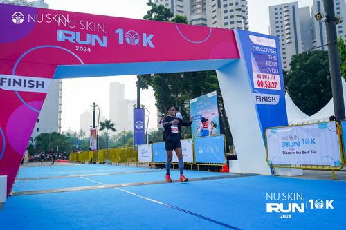 Race photo from Nu Skin Run 10K