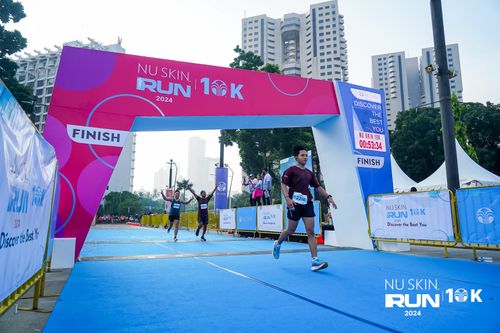 Race photo from Nu Skin Run 10K