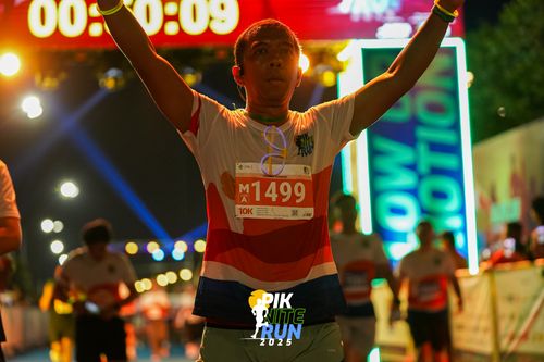 Race photo from PIK NITE RUN 2025