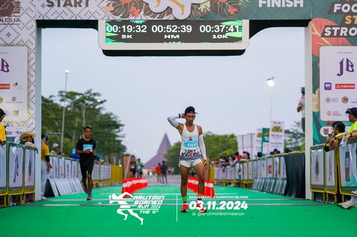 Race photo from Arutmin Borneo Run 2024