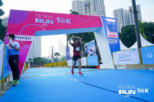 Race photo from Nu Skin Run 10K