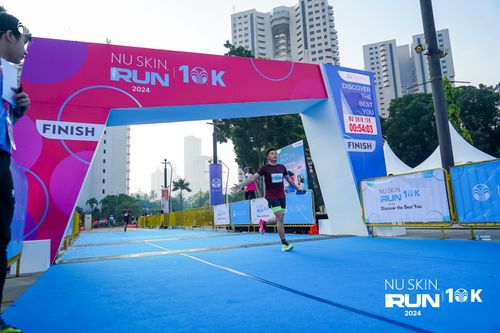 Race photo from Nu Skin Run 10K