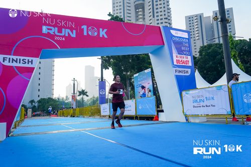 Race photo from Nu Skin Run 10K