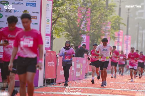 Race photo from Smartfren Run 2025 