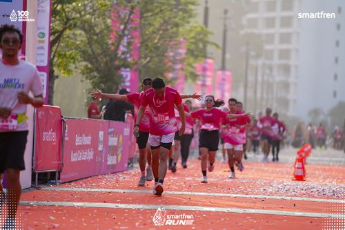 Race photo from Smartfren Run 2025 