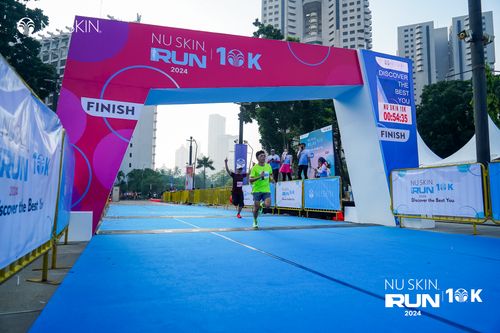 Race photo from Nu Skin Run 10K