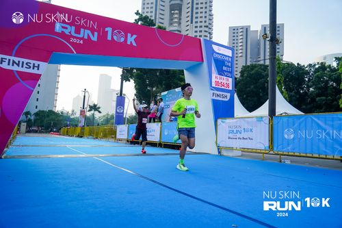 Race photo from Nu Skin Run 10K