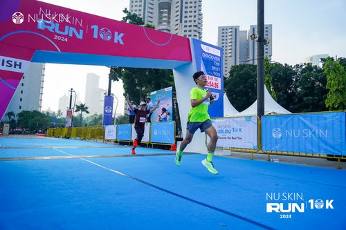 Race photo from Nu Skin Run 10K