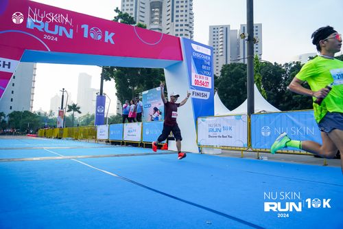 Race photo from Nu Skin Run 10K