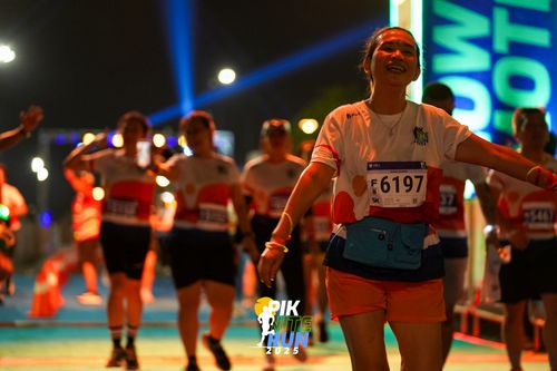 Race photo from PIK NITE RUN 2025