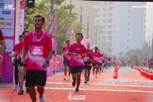 Race photo from Smartfren Run 2025 