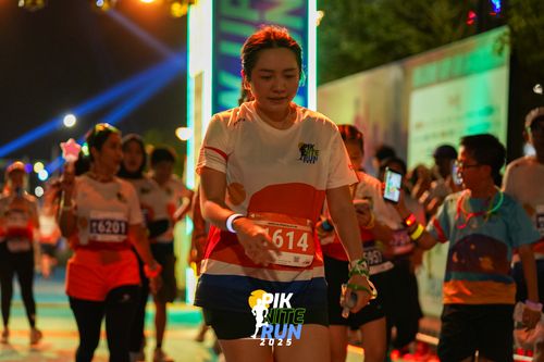 Race photo from PIK NITE RUN 2025