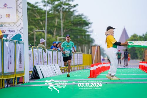 Race photo from Arutmin Borneo Run 2024
