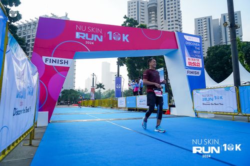 Race photo from Nu Skin Run 10K