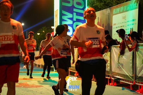 Race photo from PIK NITE RUN 2025
