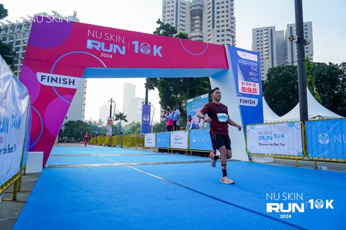 Race photo from Nu Skin Run 10K