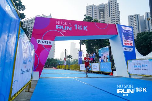 Race photo from Nu Skin Run 10K