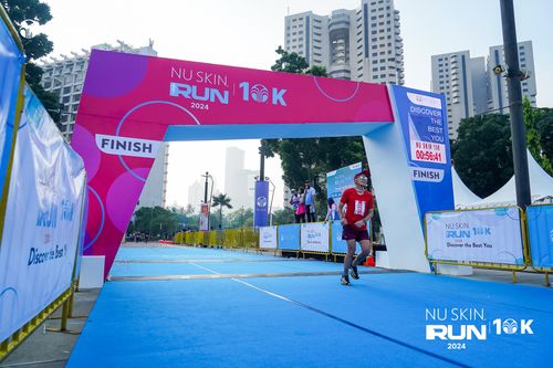 Race photo from Nu Skin Run 10K