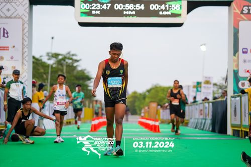 Race photo from Arutmin Borneo Run 2024