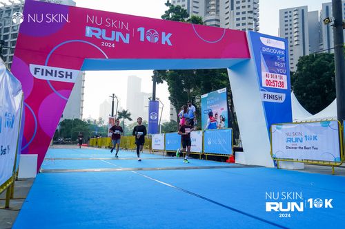 Race photo from Nu Skin Run 10K