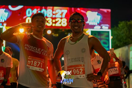 Race photo from PIK NITE RUN 2025