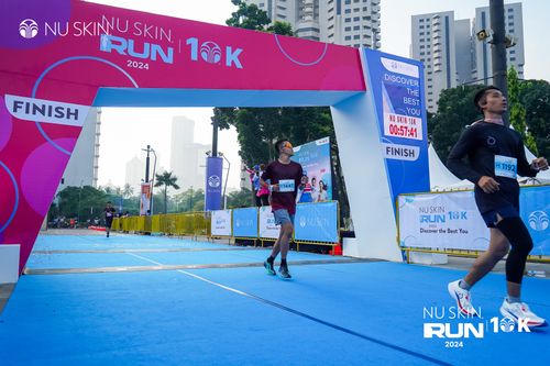 Race photo from Nu Skin Run 10K