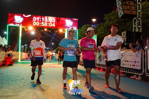 Race photo from PIK NITE RUN 2025