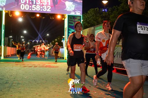Race photo from PIK NITE RUN 2025