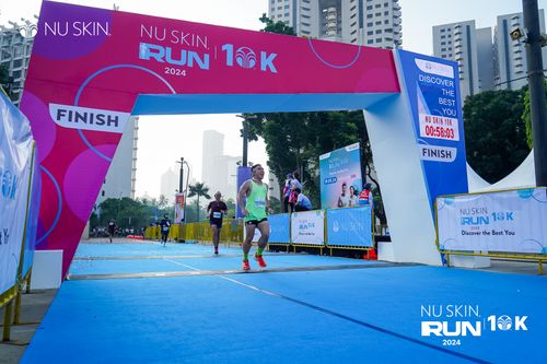 Race photo from Nu Skin Run 10K