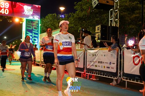 Race photo from PIK NITE RUN 2025