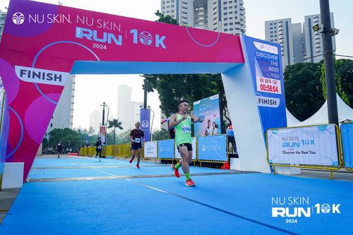 Race photo from Nu Skin Run 10K