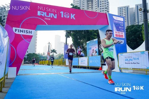 Race photo from Nu Skin Run 10K