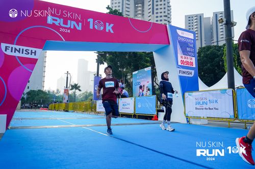 Race photo from Nu Skin Run 10K