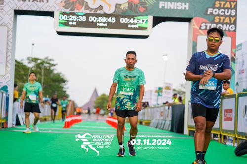 Race photo from Arutmin Borneo Run 2024