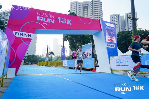 Race photo from Nu Skin Run 10K