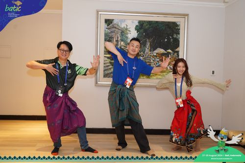 Race photo from Telin Batic 2024 Photo Search