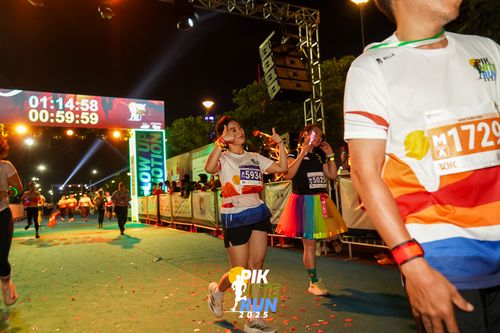 Race photo from PIK NITE RUN 2025