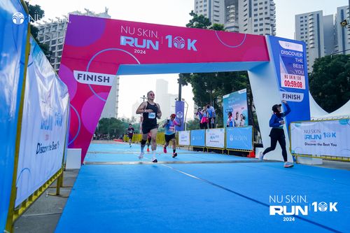 Race photo from Nu Skin Run 10K
