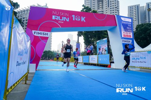 Race photo from Nu Skin Run 10K