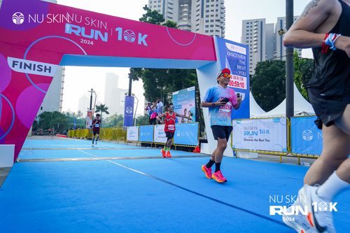 Race photo from Nu Skin Run 10K