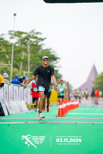 Race photo from Arutmin Borneo Run 2024